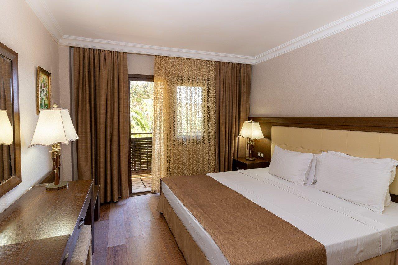 Latanya Park Resort Yaliciftlik Exterior foto