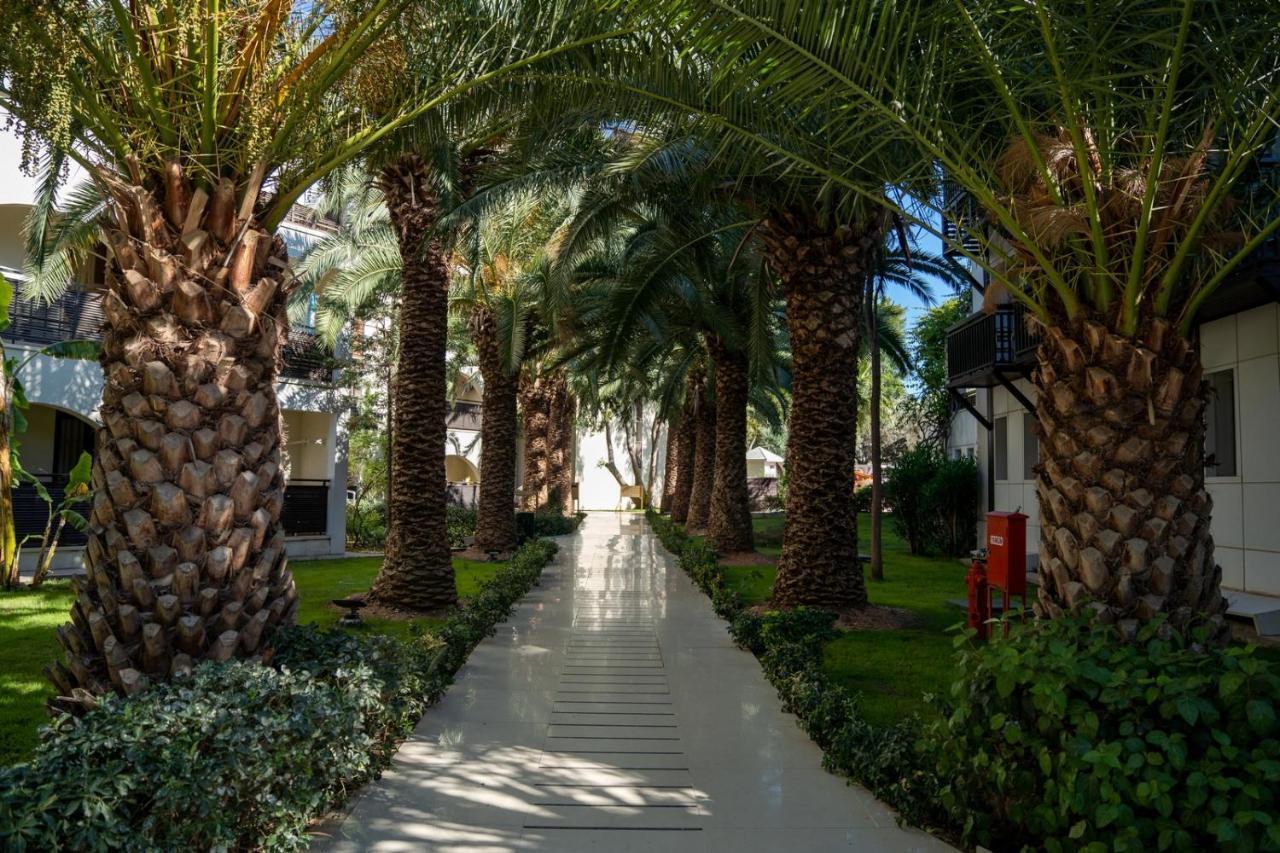 Latanya Park Resort Yaliciftlik Exterior foto