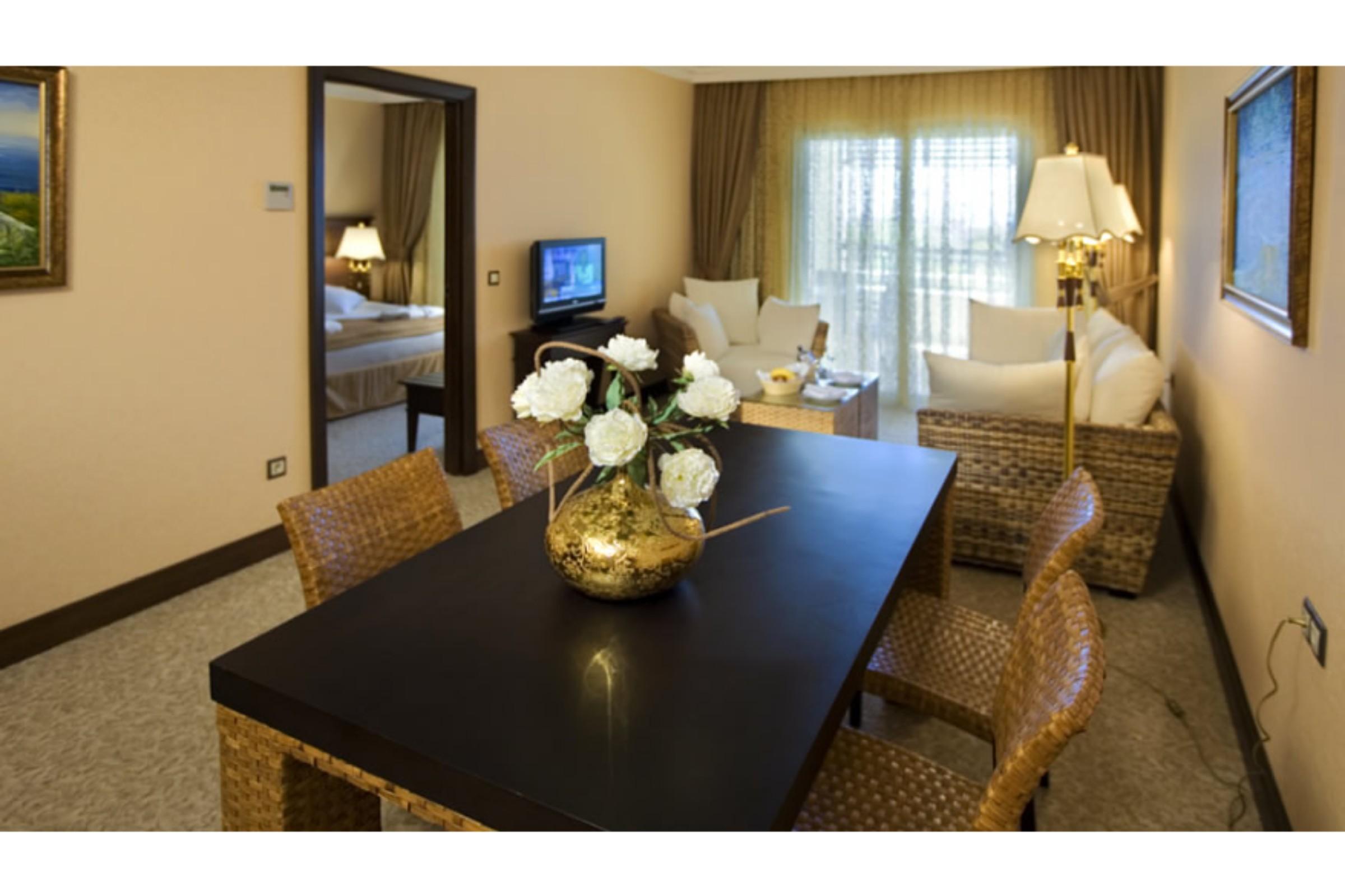 Latanya Park Resort Yaliciftlik Exterior foto