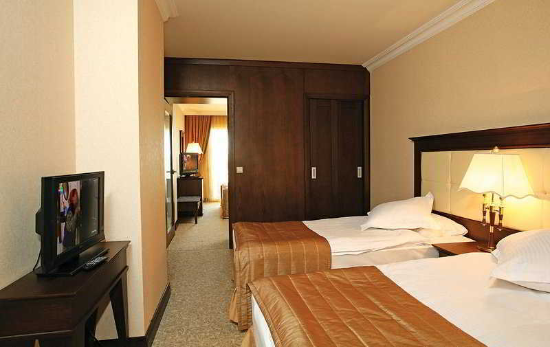 Latanya Park Resort Yaliciftlik Exterior foto